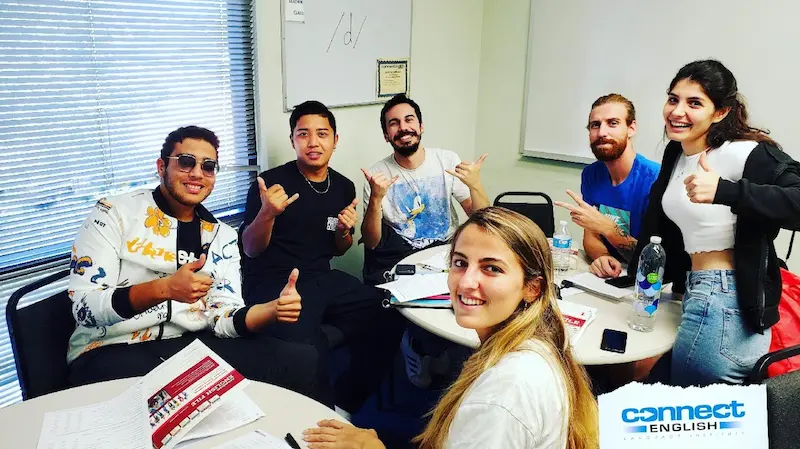 Connect English San Diego en su campus de Mission Valley se destaca como una de las escuelas de inglés más valoradas en San Diego, apreciada por su ambiente diverso y la cercanía de los profesores. La institución ofrece una variedad de cursos de inglés adecuados para estudiantes de todos los niveles, asegurando un enfoque inclusivo y accesible en la educación lingüística.